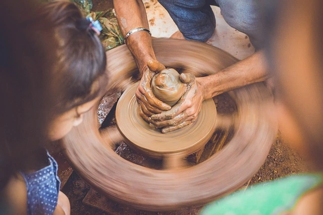 كيفية تعزيز مهاراتك في العلاقات العامة على الصعيد الدولي