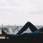 تحليل تأثير الأنمي على الفكر النقدي لدى الشباب