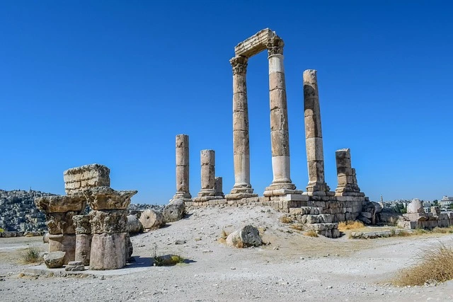 أفضل الوجهات لاستكشاف الثقافة المحلية في الدول العريقة