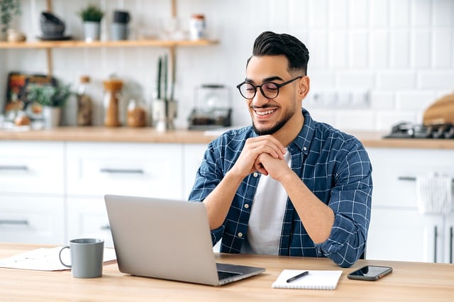 كيف تتكيف مع ثقافات العمل المختلفة في الخارج