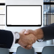 استراتيجيات لتحسين مهارات التفاوض للحصول على عروض عمل أفضل