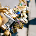 أهمية التواصل الغير لفظي في بناء العلاقات الدولية