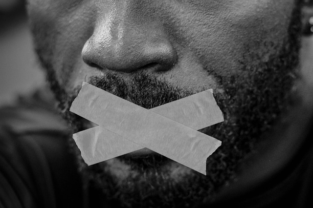 أفضل المسلسلات التي تناقش قضايا العنصرية في العالم