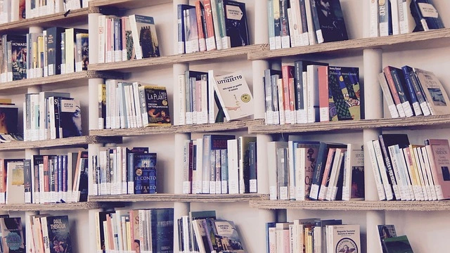 كيفية التعرف على الثقافات المختلفة من خلال القراءة