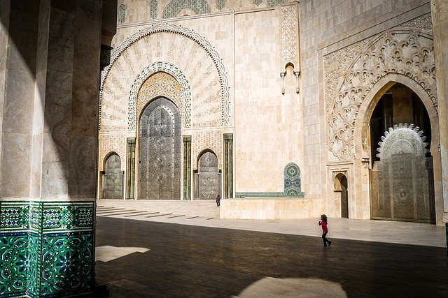 استكشاف الثقافة الإسلامية في إسبانيا والمغرب