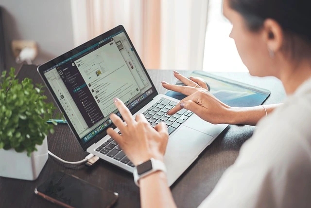 أفضل التطبيقات التي تسهل عملية البحث عن فرص عمل عبر الإنترنت