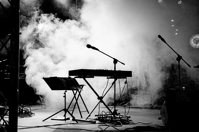 اكتشاف الفنانين الناشئين في مشهد الموسيقى العالمية