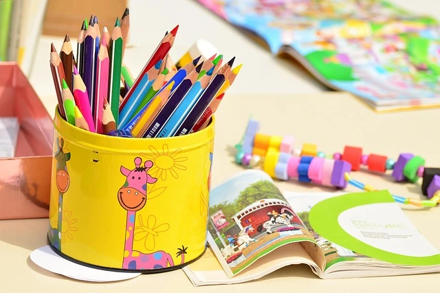كيفية استكشاف الفنون الحديثة في مختلف البلدان