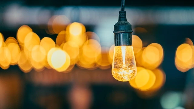 الحنين والحب: كيف تؤثر الذكريات على العلاقات الحالية؟