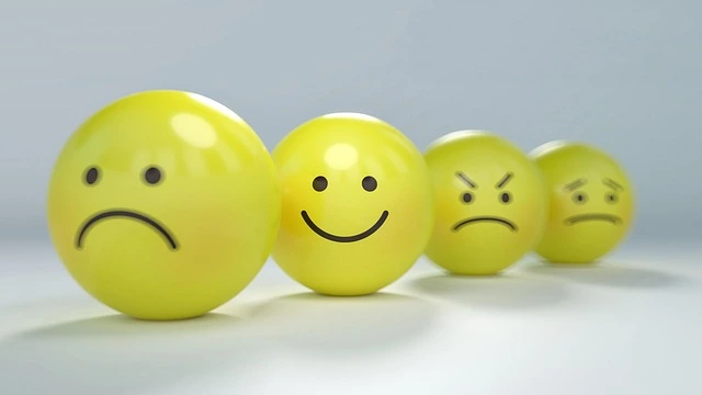 قصص حب من خلال الفن: كيف تعبر الأعمال الفنية عن المشاعر؟