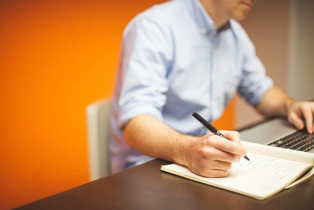 كيف تستخدم أدوات السحابة لتسريع تطوير البرمجيات في الشركات الناشئة؟